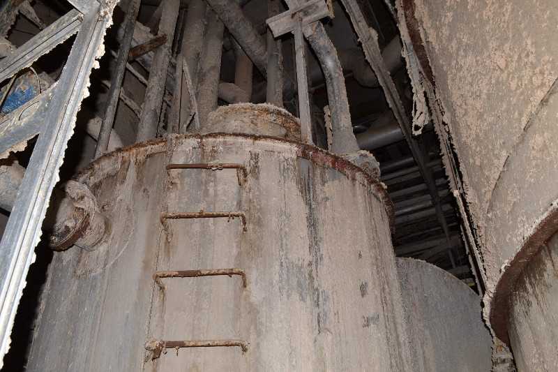 FILTERED WHITE WATER STAINLESS 55,000L TANK WITH KNIFE GATE VALVES - MISCELLANEOUS