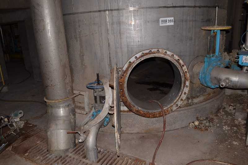 GROUND WOOD PUMP CHEST STAINLESS 125,000L TANK WITH KNIFE GATE VALVES - MISCELLANEOUS