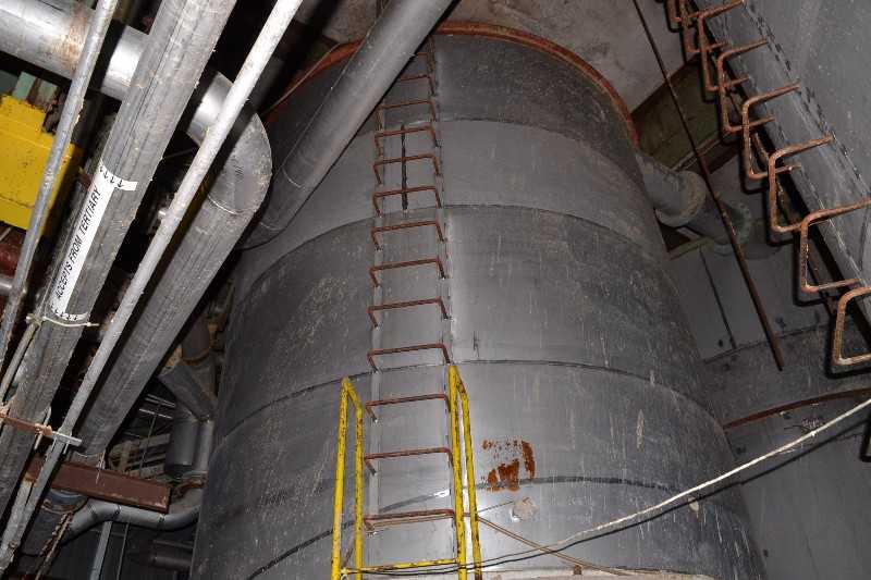 WIRE SILO STAINLESS 136,000L TANK WITH KNIFE GATE VALVES - MISCELLANEOUS