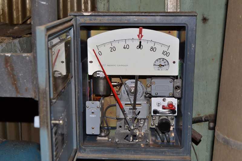 FOXBORO 42AP-FA42C PNEUMATIC CONTROLLER - MISCELLANEOUS