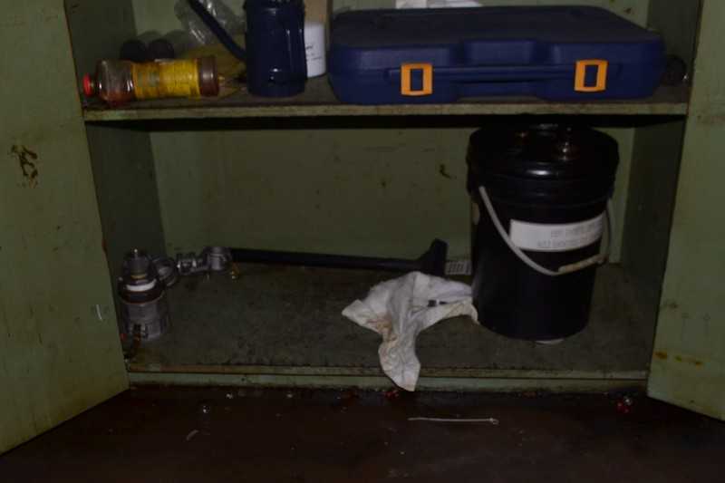 CABINET WITH HYDRAULIC FILLTINGS, HOSES, FILTERS - MISCELLANEOUS