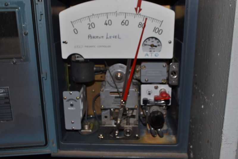 FOXBORO 43AP-FA42C PNEUMATIC CONTROLLER - MISCELLANEOUS