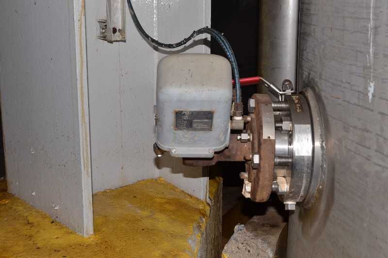 STAINLESS COOLING WATER COLLECTOR TANK 5X10FT WITH KNIFE GATE VALVES, FOXBORO LEVEL TRANSMITTER - MISCELLANEOUS