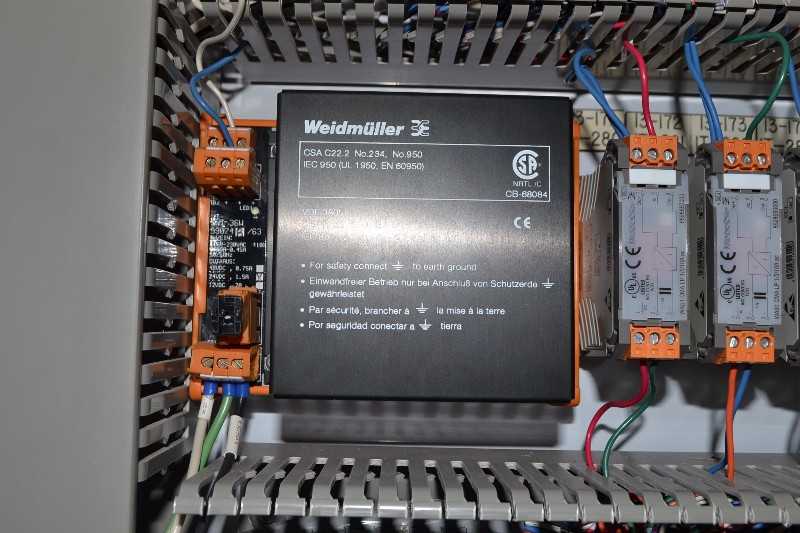 ALLEN BRADLEY PLC5 CABINET WITH WEIDMULLER RELAYS - MISCELLANEOUS