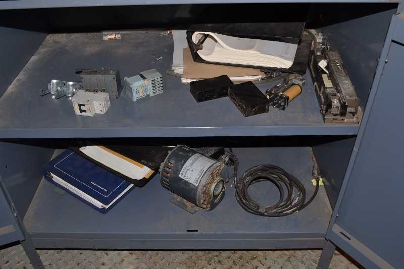 STEEL TABLES AND CART WITH CONTENTS - MOTORS, BREAKERS, RELAYS, CONNECTORS, THYRISTORS, ABB ARGUS CC/3P, CURRENT CLAMP, ELECTRICAL TESTERS - MISCELLANEOUS