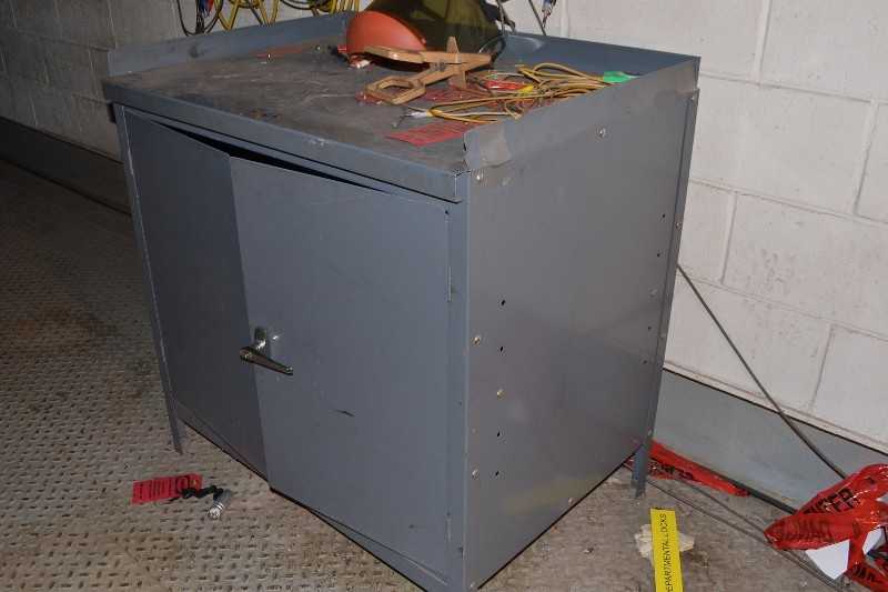 STEEL TABLES AND CART WITH CONTENTS - MOTORS, BREAKERS, RELAYS, CONNECTORS, THYRISTORS, ABB ARGUS CC/3P, CURRENT CLAMP, ELECTRICAL TESTERS - MISCELLANEOUS