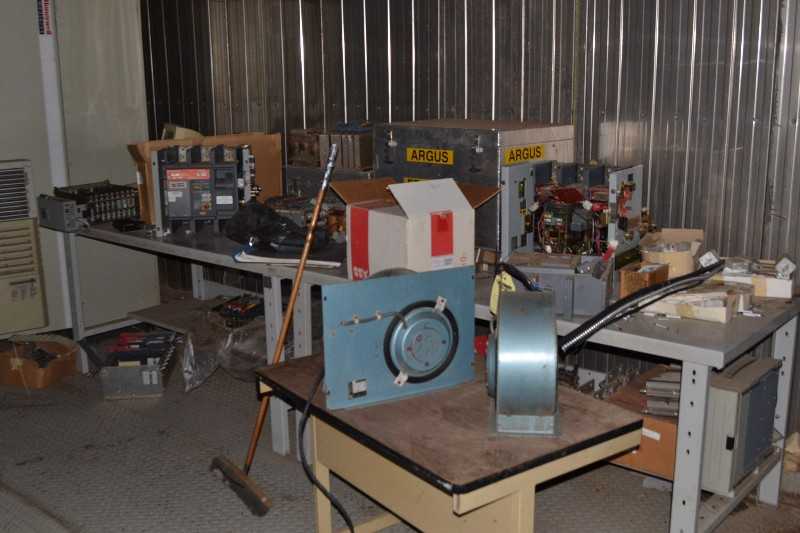 TABLE WITH CONTENTS - CUTLER HAMMER 1600A MOLDED CASE TRIPS, ASEA CONTROLS, ABB SACE S6D800W BREAKER, FUSES - MISCELLANEOUS