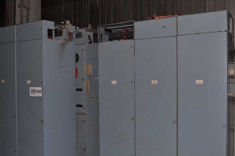 CUTLER HAMMER MOTOR CONTROL CENTERS - 15 VERTICAL MCC SECTIONS - MISCELLANEOUS