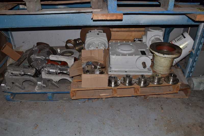CONTENTS OF RACKING - PAPER MACHINE SPARES, PNEUMATIC MOTORS, PNEUMATIC CYLINDERS, GEAR REDUCERS, HUBS - MISCELLANEOUS