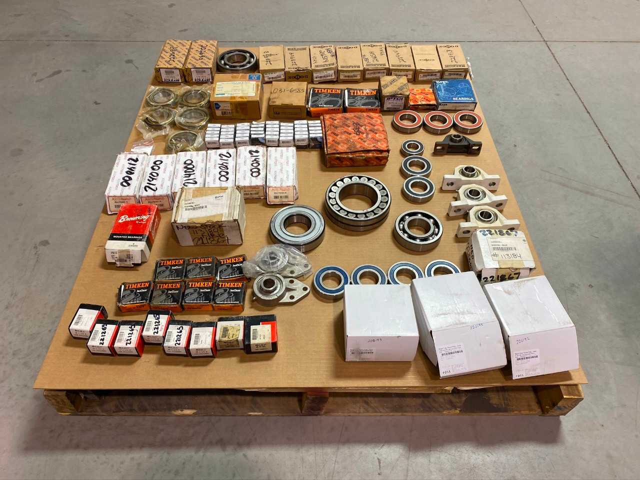1 PALLET OF ASSORTED BEARINGS - BEARINGS