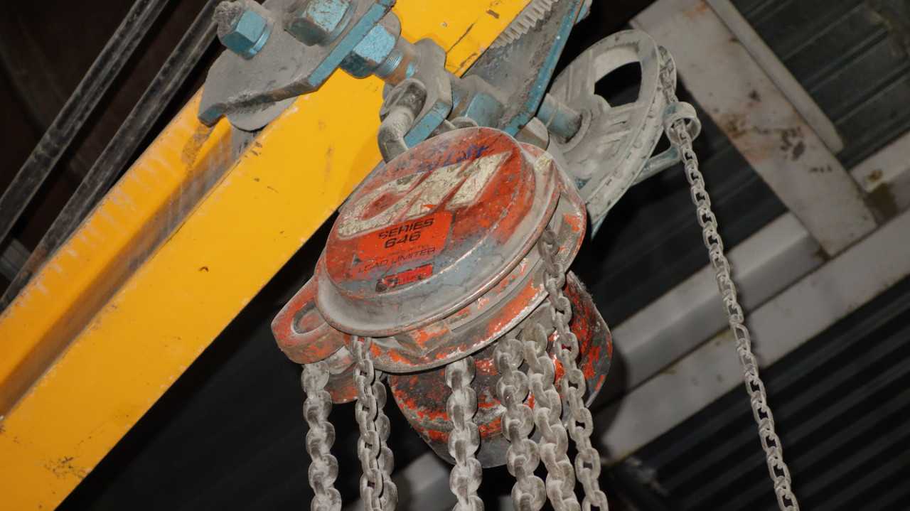 5 TON MANUAL CHAIN HOIST AND TROLLEY - MISCELLANEOUS