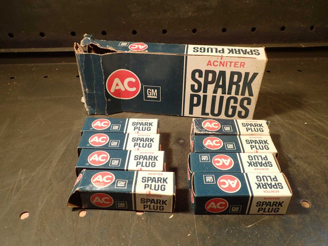 8-Pack of General Motors GM AC Spark Plug Division ACNITER R44N Green Ring: NOS! - INDUSTRIAL PARTS