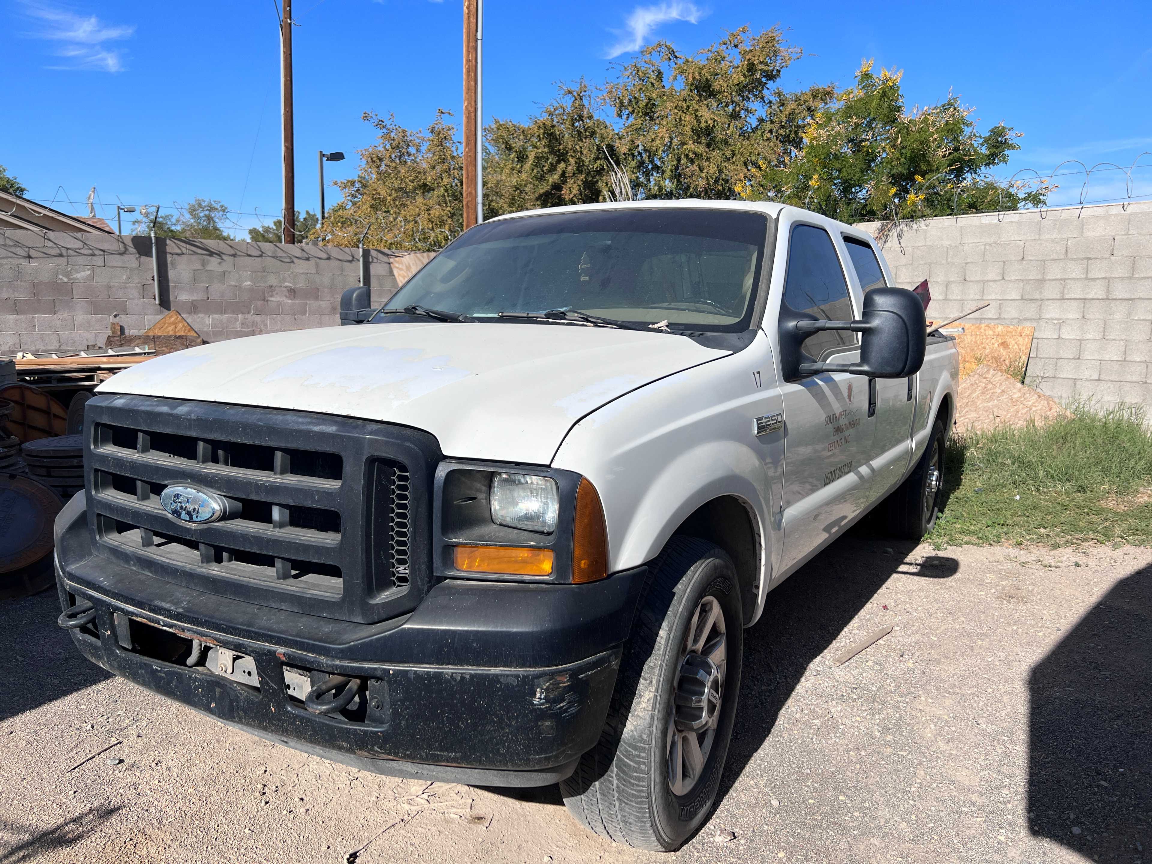 2006 Ford F-250 Crew Cab 4WD - Blown Engine - BUSES