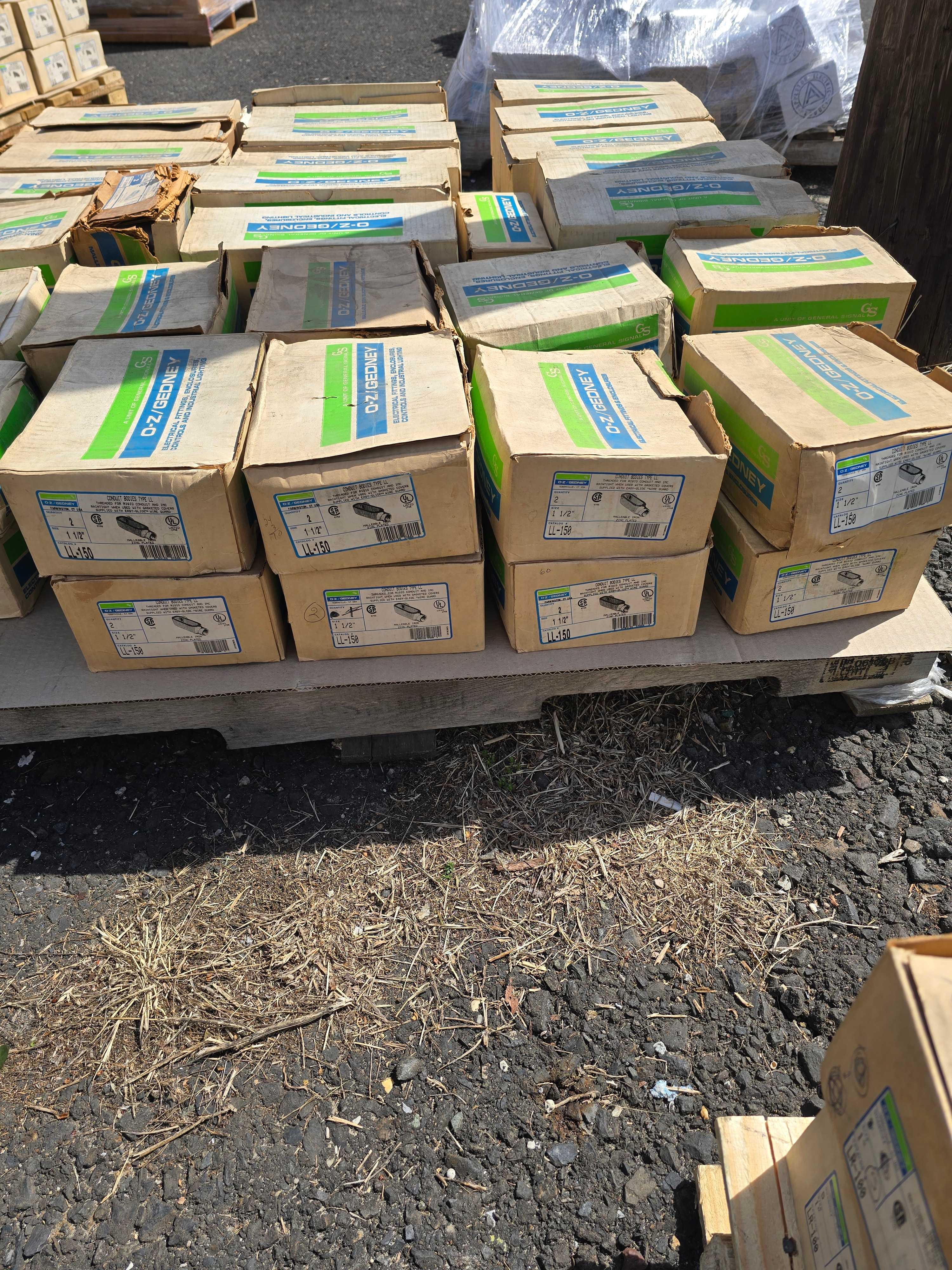 SKID OF OZ GEDNEY LL & LR CONDUIT BODIES - APPROX 54 BOXES - CONDUIT