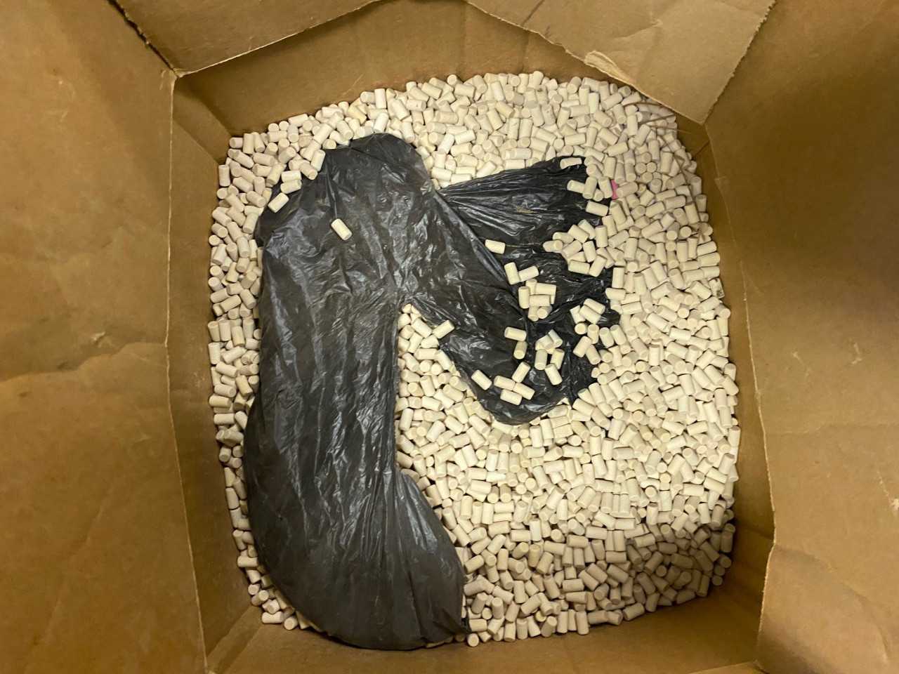 Lot of 6 boxes of polishing pellets - POLISHING MACHINES