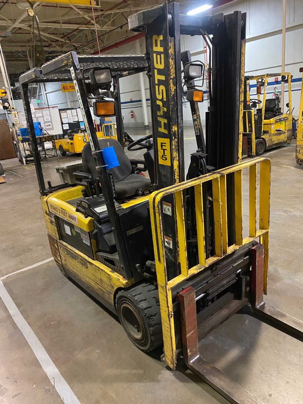 Hyster 4000# Lift Truck - FORKLIFTS