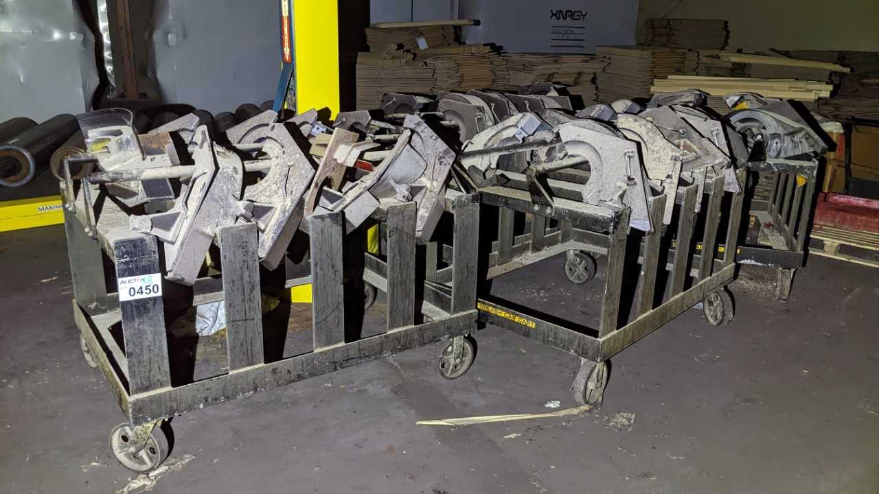 LOT OF 8 ALUMINUM SPLASH CAP CART - ROLLING CARTS