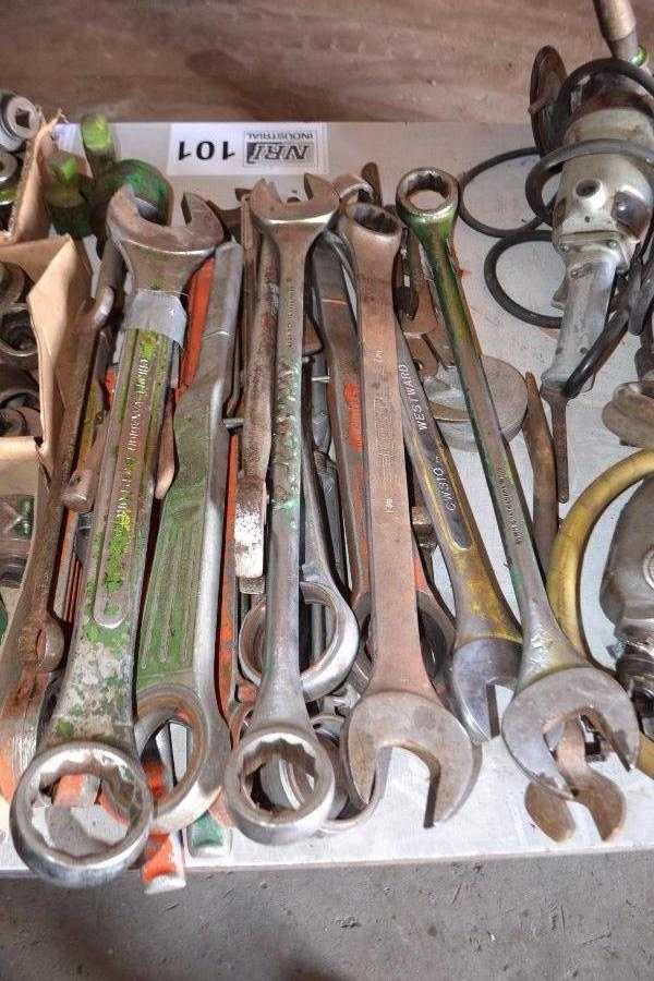 LOT OF ASSORTED WRENCHES - MISCELLANEOUS