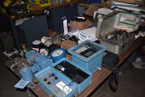 CONTENTS OF TABLE - UNILOC 750 CONTROLLER, ROSEMOUNT TRANSMITTER, GAUGES, UNILOC 1070A - MISCELLANEOUS