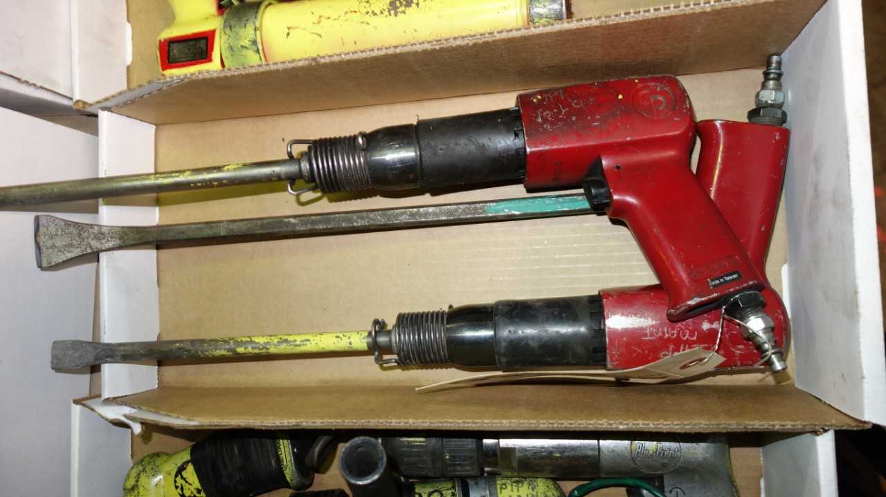 LOT OF 2 CHICAGO PNEUMATIC PISTOL GRIP AIR CHISELS - PNEUMATIC POWER TOOL