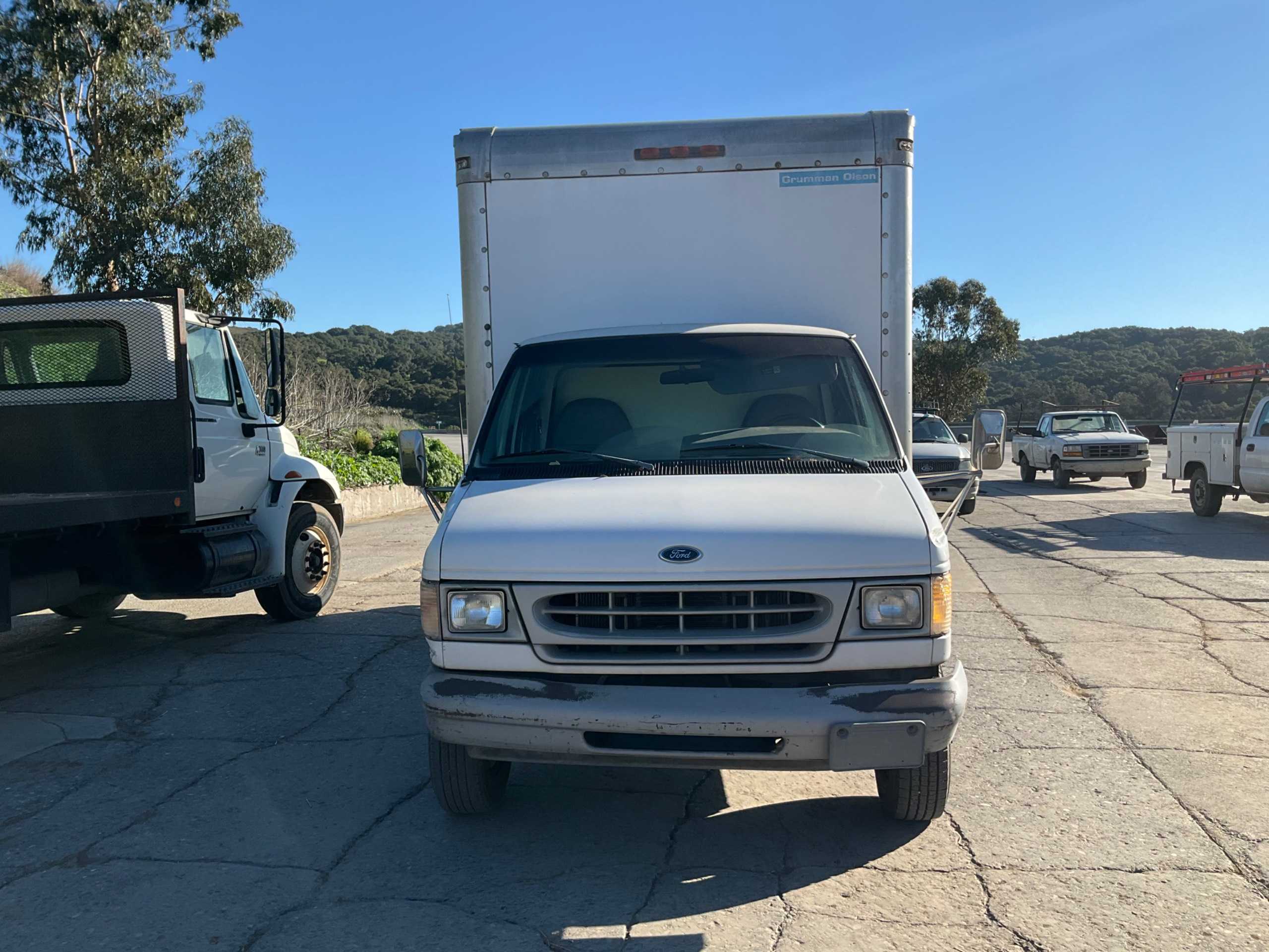 1994 FORD E-350 STRAIGHT CARGO TRUCK