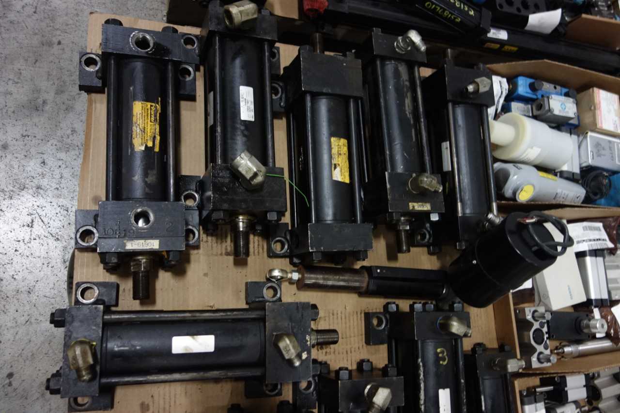 3 PALLETS OF ASSORTED HYDRAULIC AND PNEUMATIC PARTS AND ACCESSORIES - PNEUMATIC POWER TOOL