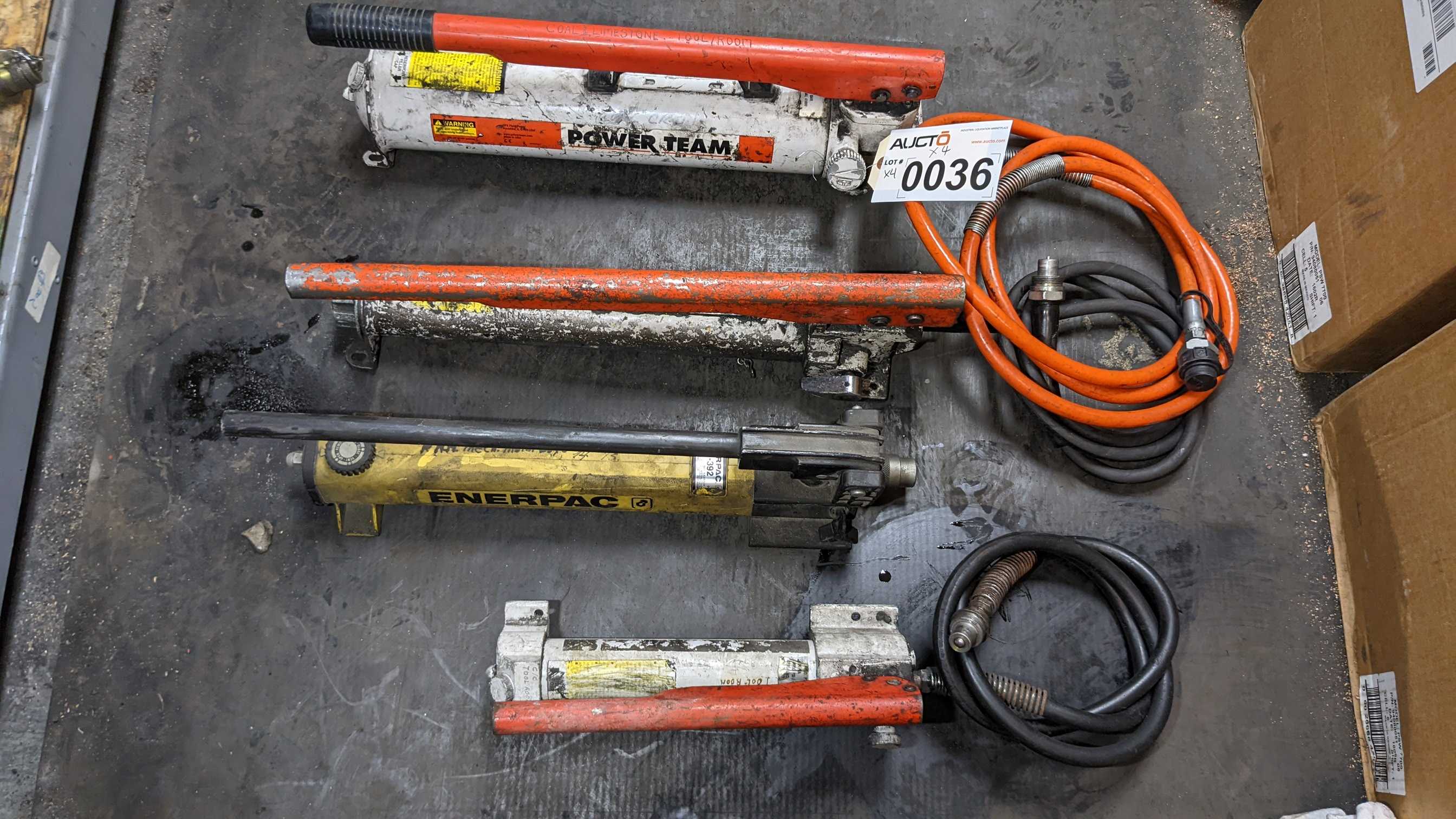 LOT OF 4 HYDRAULIC PUMPS - INDUSTRIAL PARTS LOT OF 4 HYDRAULIC PUMPS - INDUSTRIAL PARTS