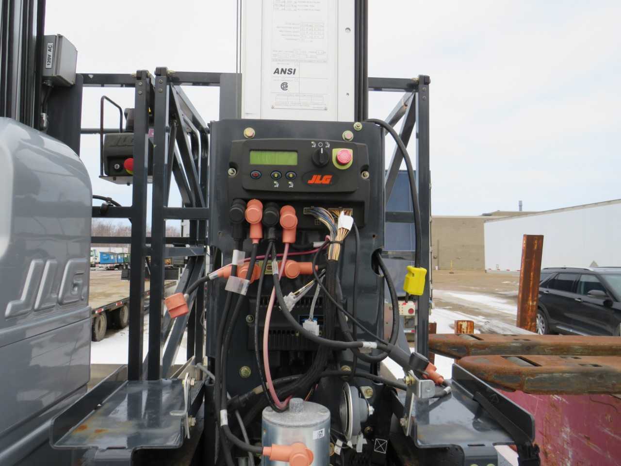 JLG 20MVL DRIVEABLE VERTICAL MAST LIFT - SCISSOR LIFTS