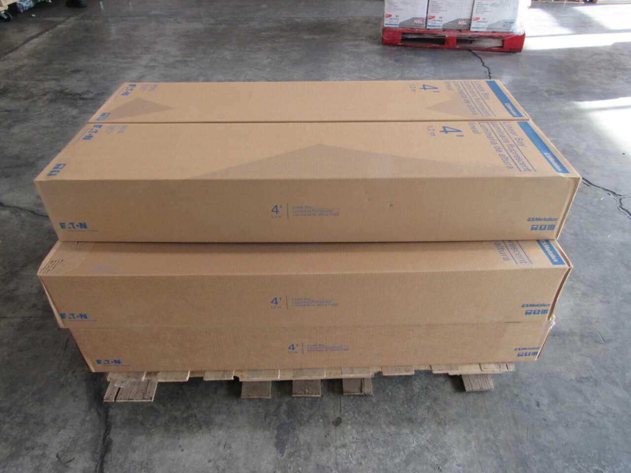 Pallet of 8x Un-Used 4WSL-LD2-40-SRS-UNV-L835-CD1-U-NSB Lights - LIGHTING