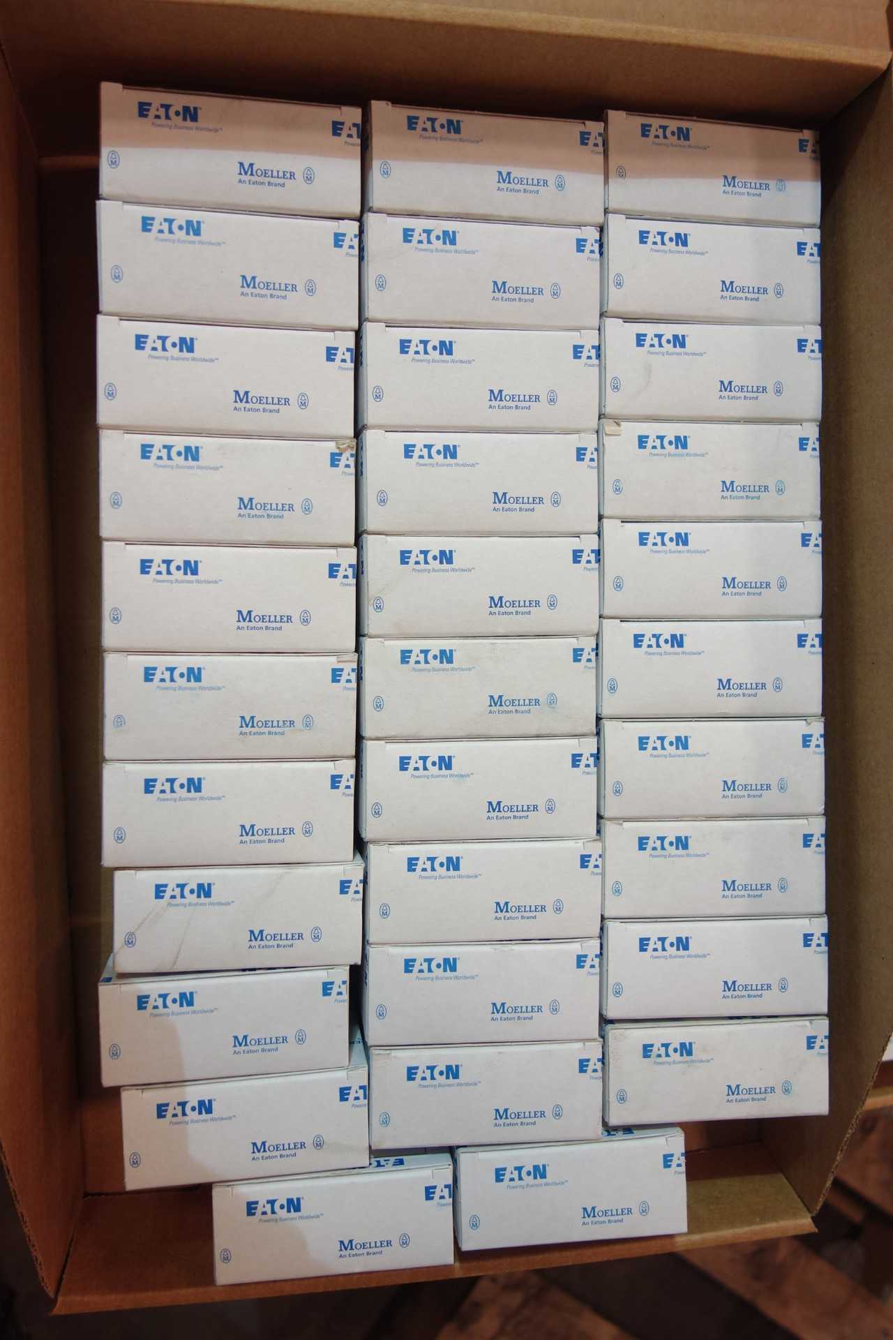 LOT OF EATON MOELLER CIRCUIT BREAKERS 2 POLE 20 AMP 10KA DC\ RATED PLS6-C20/2DC - CIRCUIT BREAKERS