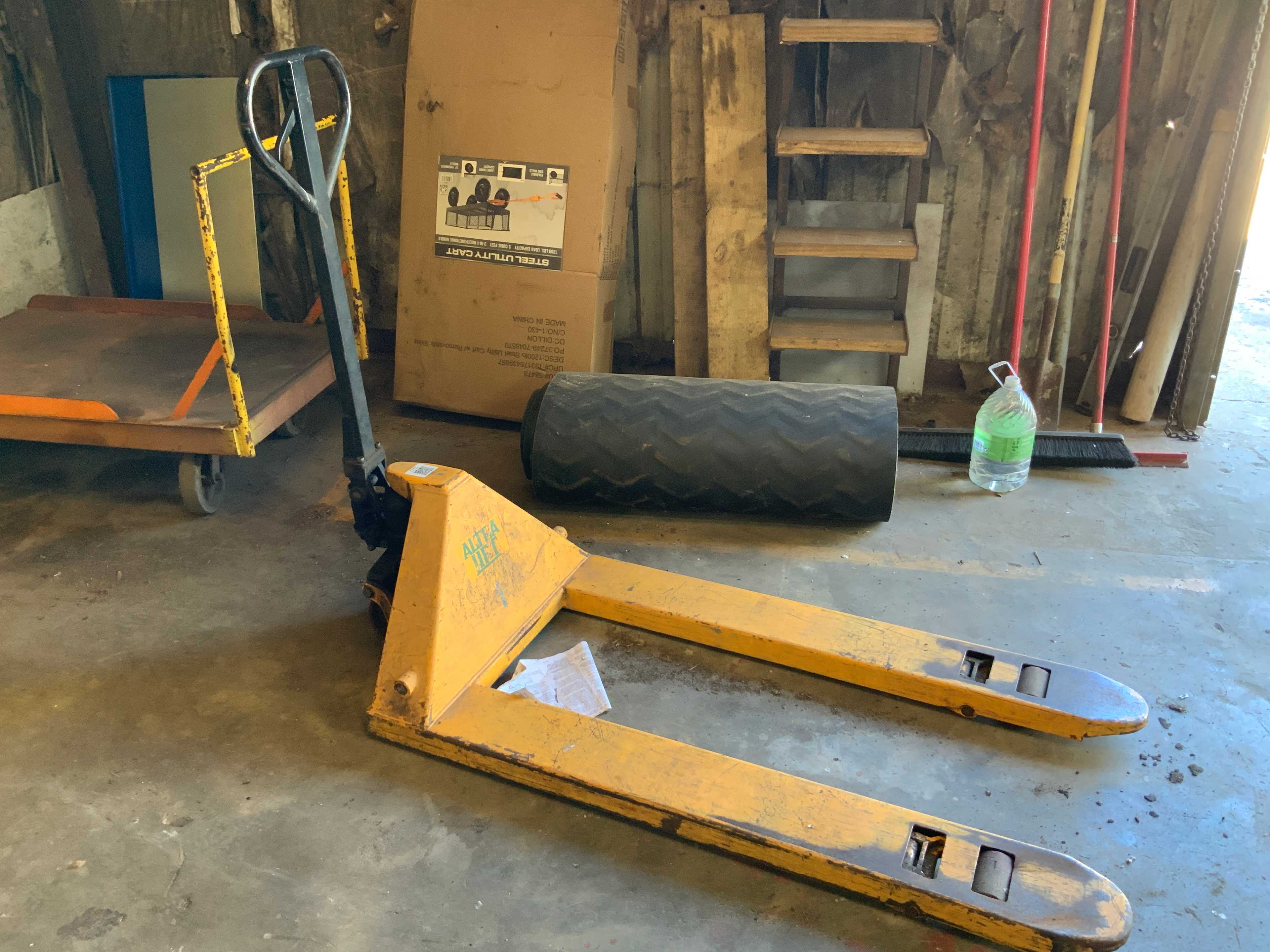 PALLET JACK - MATERIAL HANDLERS