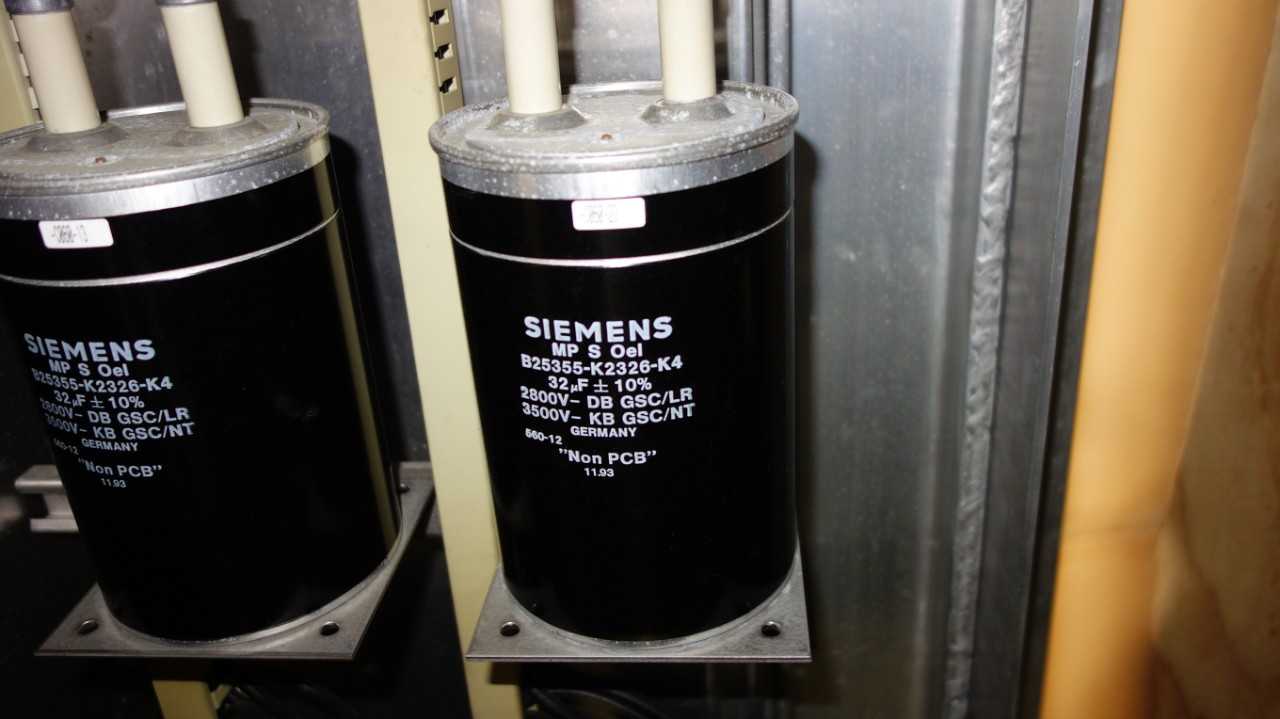 LOT OF 20 SIEMENS B25355 32UF CAPACITORS - CAPACITORS LOT OF 20 SIEMENS B25355 32UF CAPACITORS - CAPACITORS