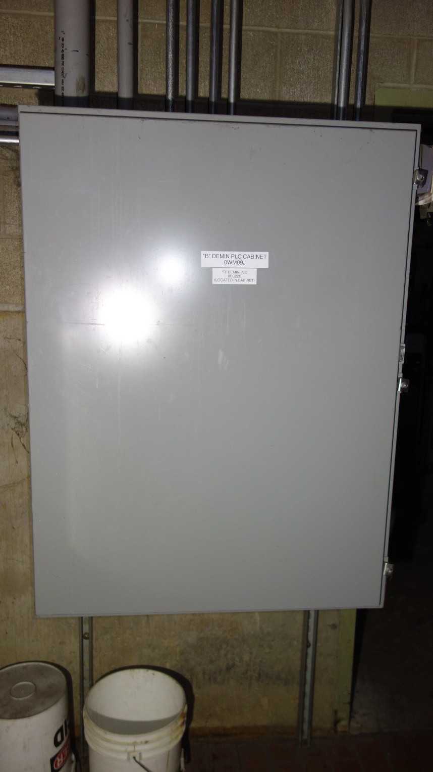 DEMIN PLC CONTROL CABINET W/ ALLEN BRADLEY 1747-L542 CONTROLLER MODULE RACK - AUTOMATION & CONTROLS