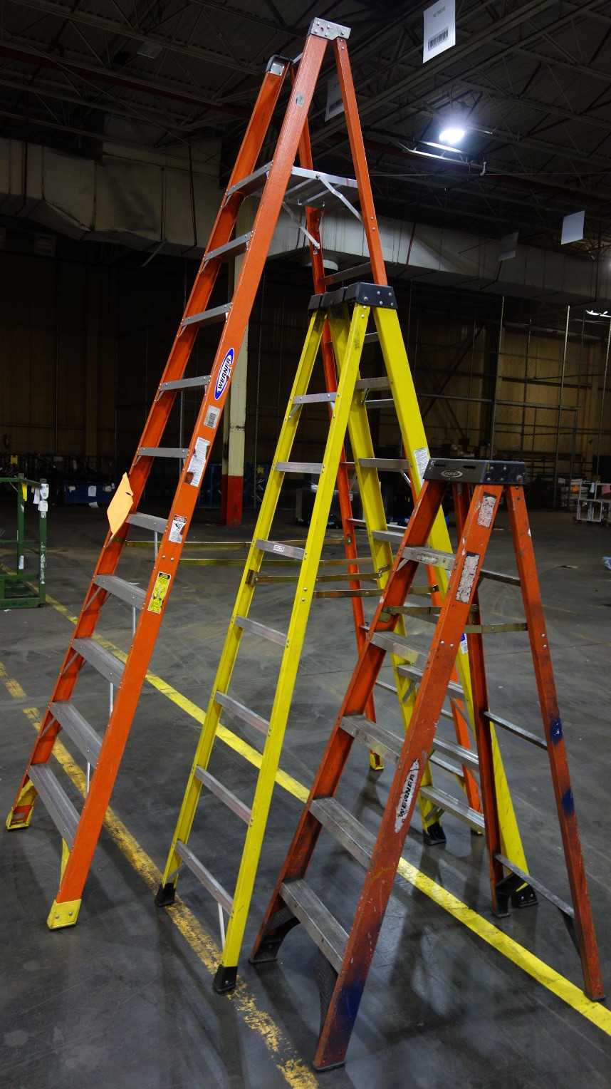 LOT OF 3 ASSORTED WERNER 300LB STEP LADDERS, 10FT, 8FT, 6FT - ELECTRIC POWER TOOLS