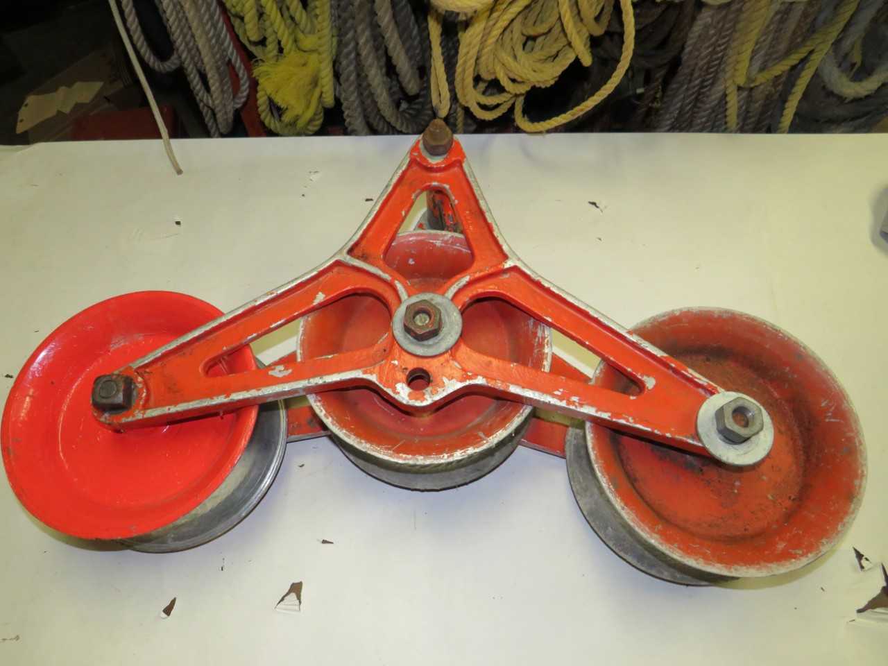 GREENLEE 18" TRI-ROLLER TRIPLE SHEAVE - ELECTRIC POWER TOOLS