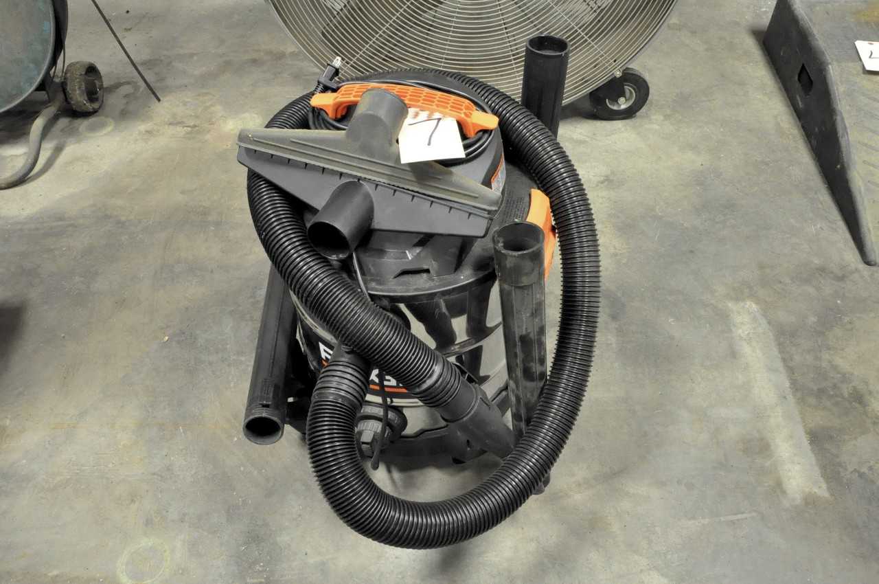 Ridgid Shop Vac with Attachments - MATERIAL HANDLING