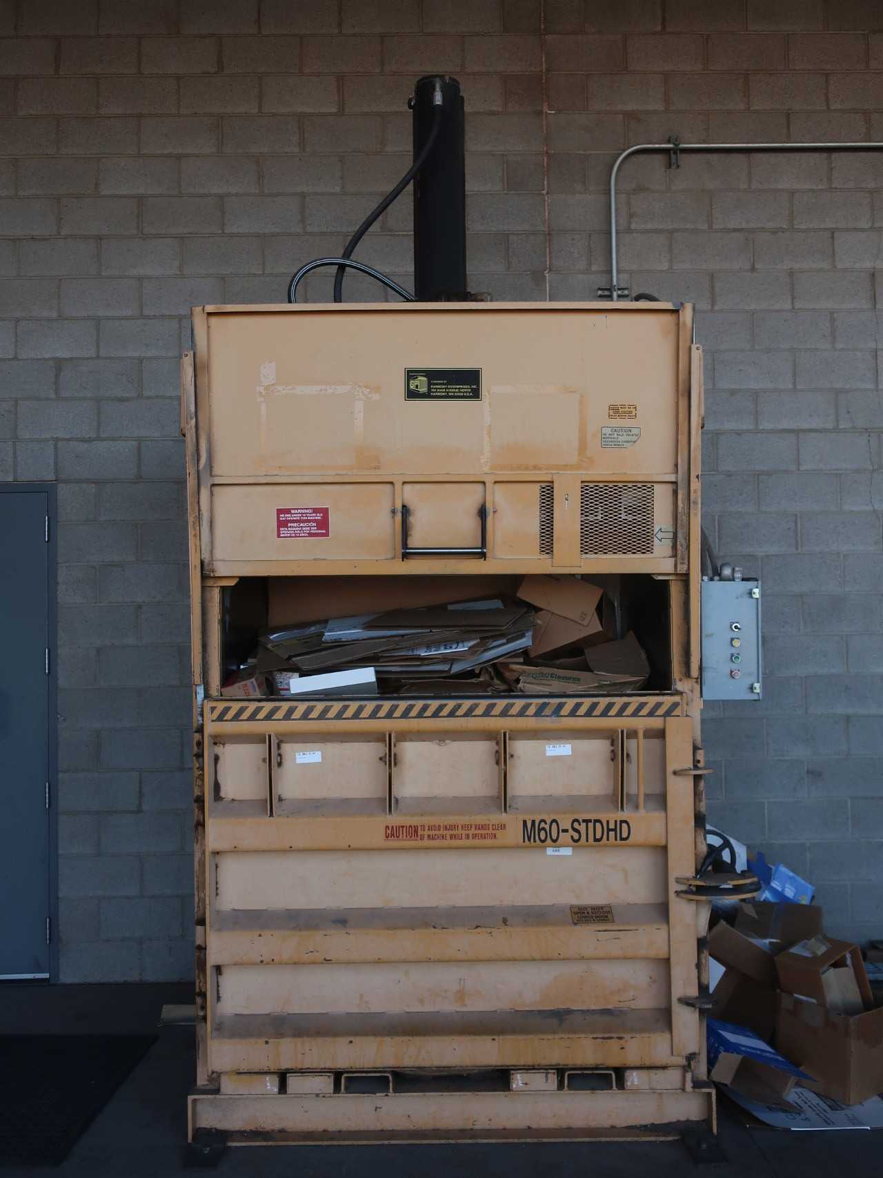 Vertical bailer, 30" x 60" x 51" bail size, 52 second cycle time, 230V-AC 3ph (DELAYED REMOVAL) - ELECTRIC MOTORS