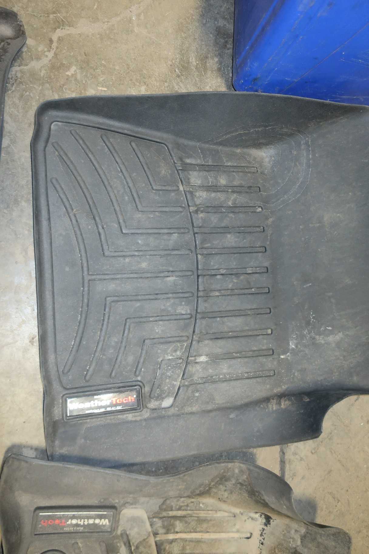LOT OF WEATHER TECH FLOOR LINERS FOR A TOYOTA - MISCELLANEOUS