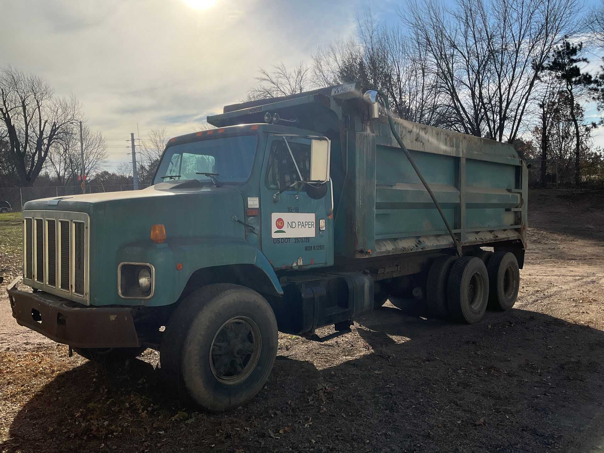 1999 NAVISTAR 2654 6x4 DUMP TRUCK - HYDRO EXCAVATOR TRUCKS
