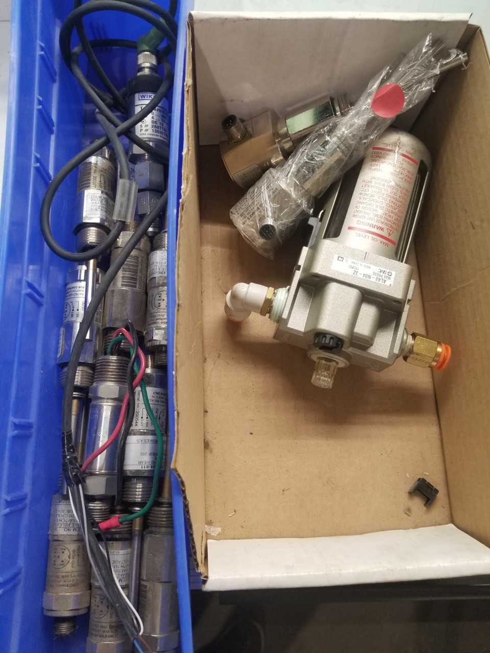 ASSORTED PRESSURE SWITCHES (QTY-13) - ELECTRICAL COMPONENTS