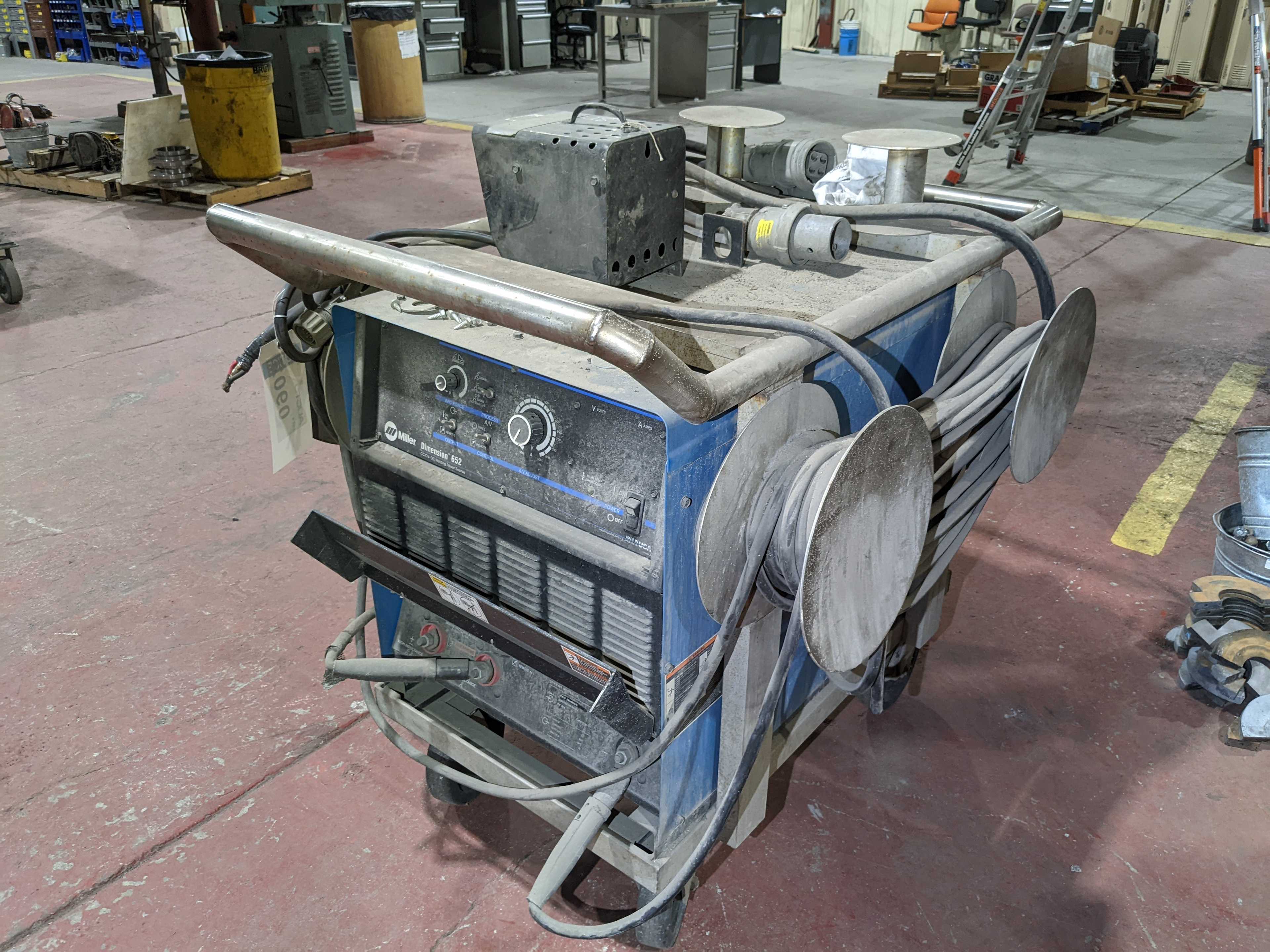 WELDER - WELDING EQUIPMENT