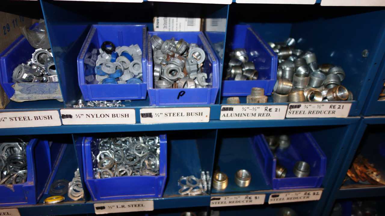 CONTENTS OF 4X STACKED PIGEON HOLE CABINET, ASSORTED ELECTRICAL CABLE CONNECTORS - ELECTRICAL COMPONENTS
