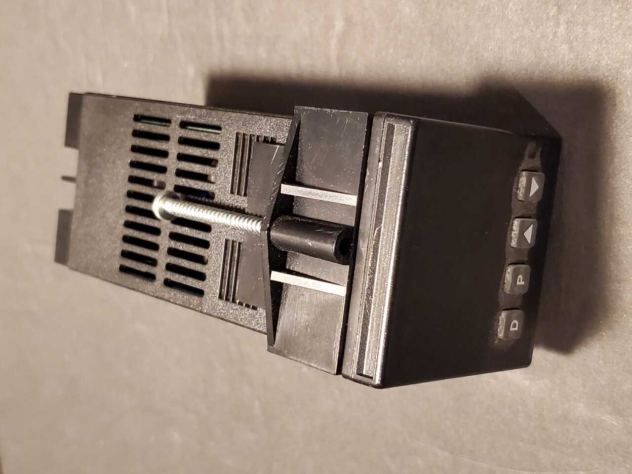 Red lion temperature controller T48 - AUTOMATION & CONTROLS