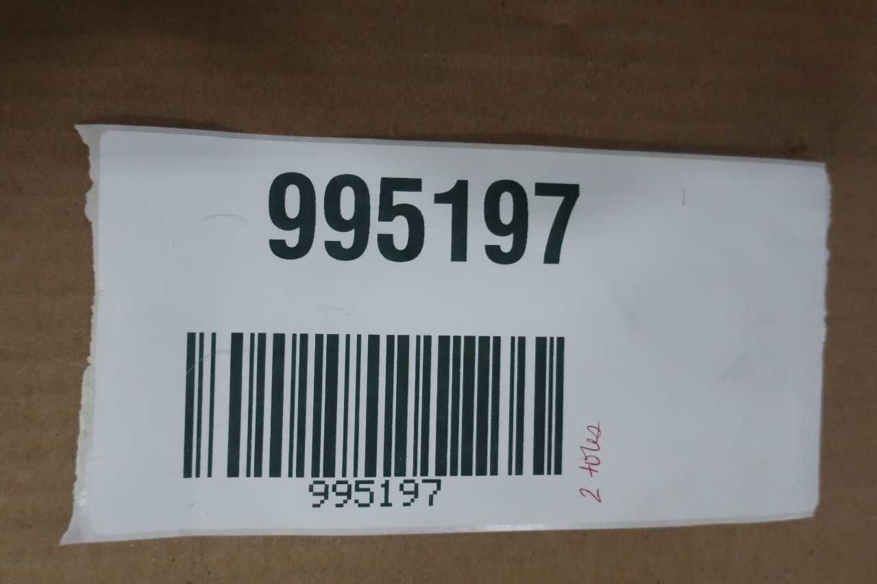 LOT OF ASSORTED SWAGELOK FITTINGS - PROCESS EQUIPMENT