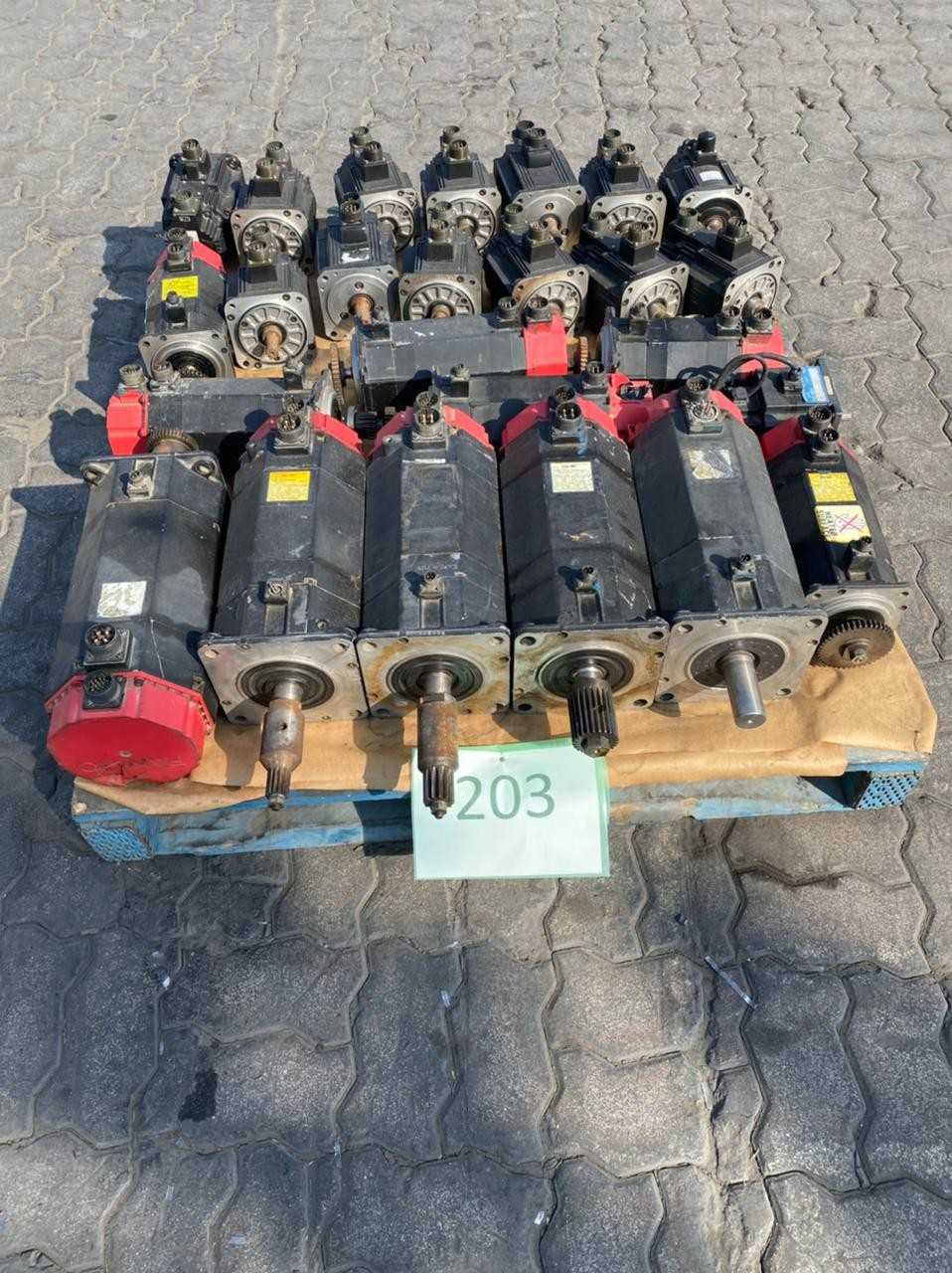 PALLET OF ASSORTED SERVO MOTOR - SERVO PALLET OF ASSORTED SERVO MOTOR - SERVO