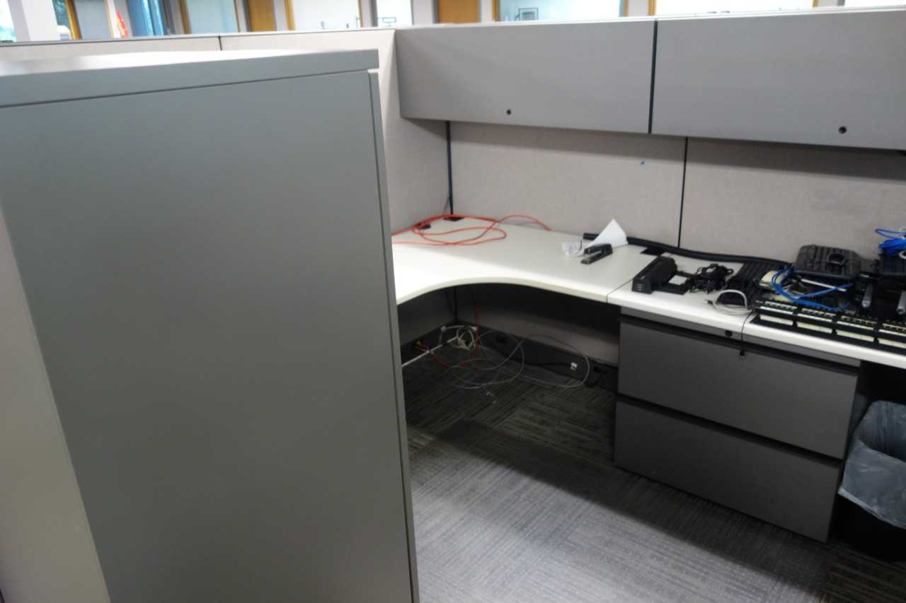 Assorted office cubicles with desks, cabinets, chairs (DELAYED REMOVAL) - PLANT & FACILITY