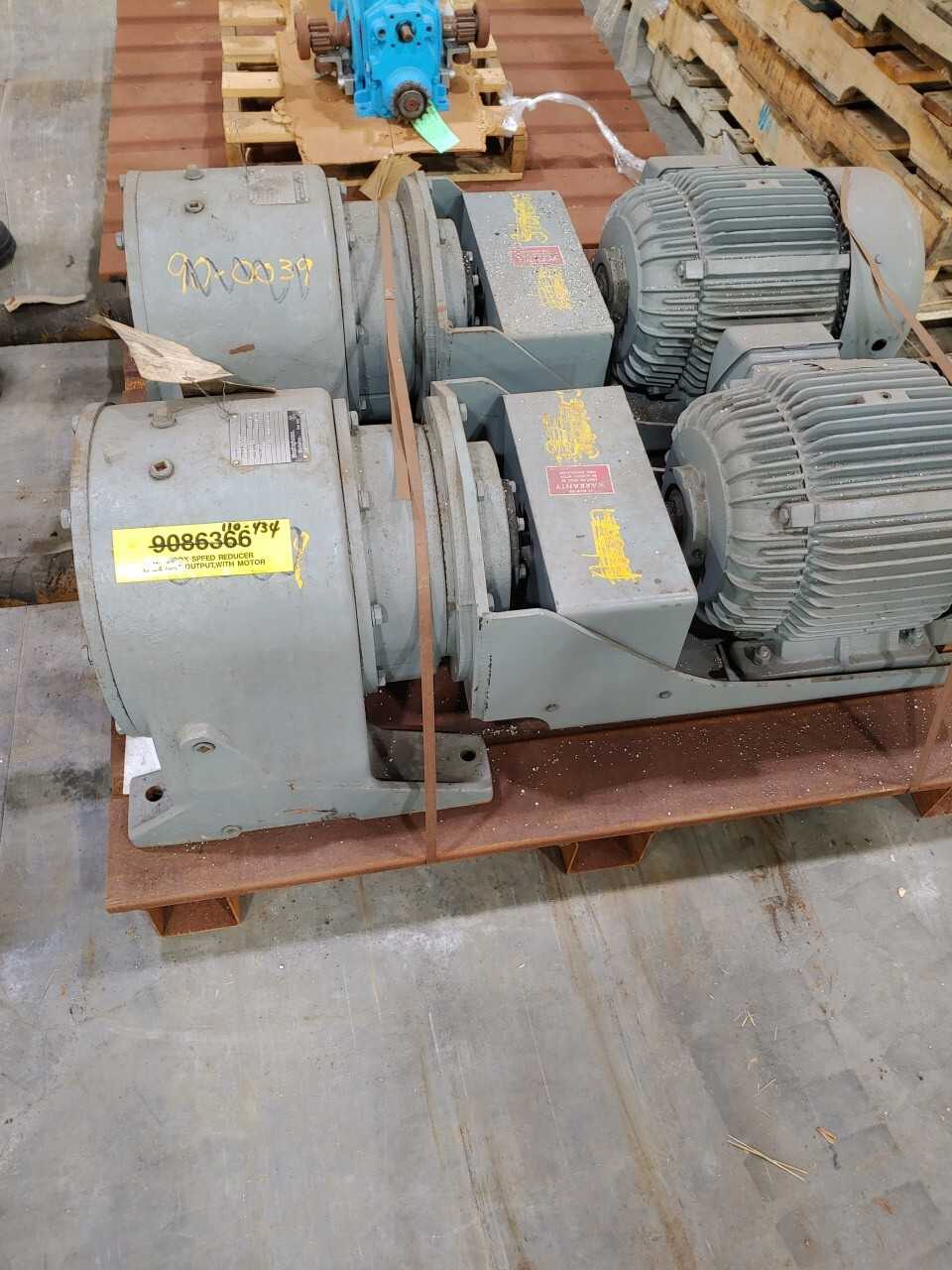 2 Gearboxes - GEAR REDUCERS