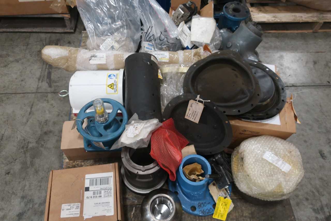 7 PALLETS OF ASSORTED VALVES AND VALVE REPLACEMENT PARTS DIA-FLO TUFLINE POWELL KENNEDY GATE GLOBE PLUG PARTS - VALVES