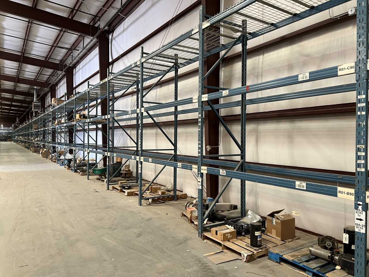 1 LOT OF STORAGE WAREHOUSE RACKING - SEE BREAKDOWN IN LOT DETAILS - PALLET RACKING