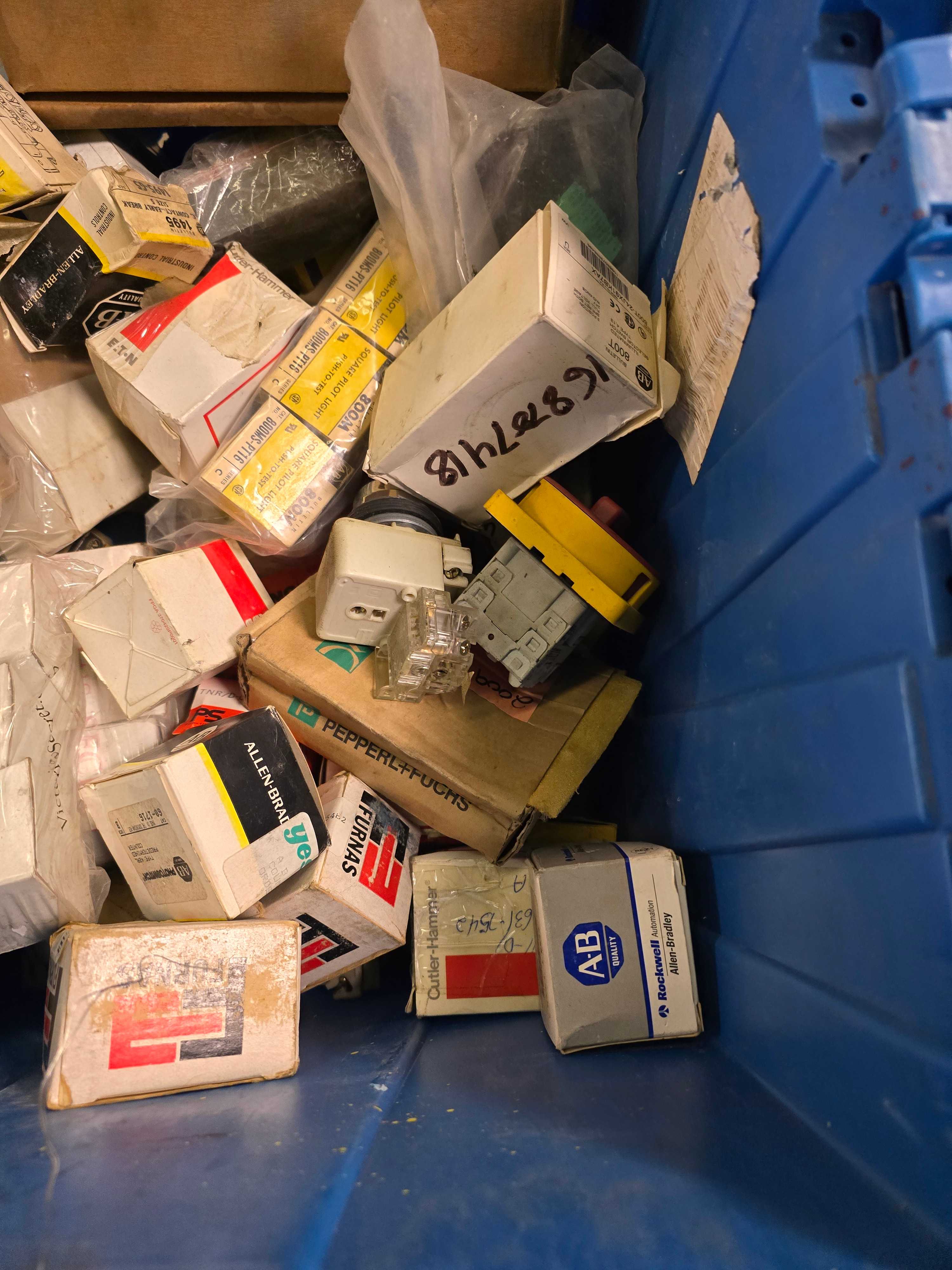 LOT OF ALLEN BRADLEY, SQUARE D, & EATON/CUTLER/WESTINGHOUSE PARTS - ELECTRICAL COMPONENTS LOT OF ALLEN BRADLEY, SQUARE D, & EATON/CUTLER/WESTINGHOUSE PARTS - ELECTRICAL COMPONENTS